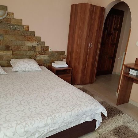 Family Hotel Zhelkovi - Olympia Kharmanli المظهر الخارجي الصورة